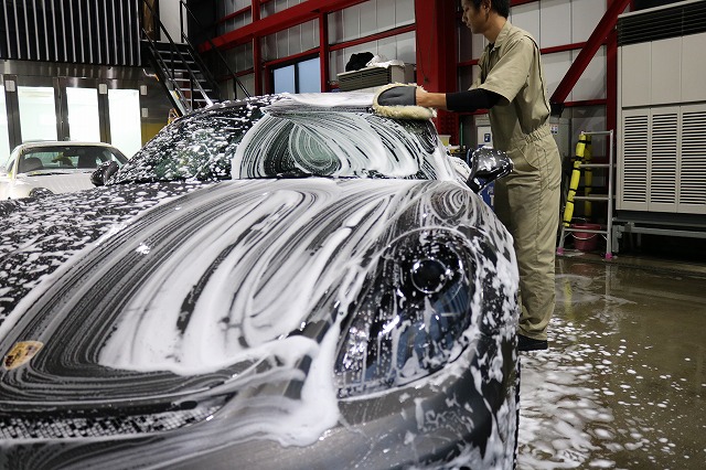 ポルシェGT4　洗車