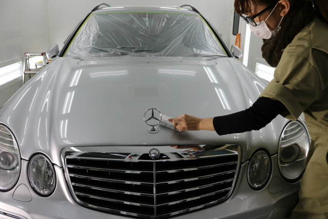 メルセデスベンツEクラス「11年前の車両」に親水ガラスコーティング 12 - トータルカービューティIIC メルセデスベンツEクラス コーティング 塗り込み