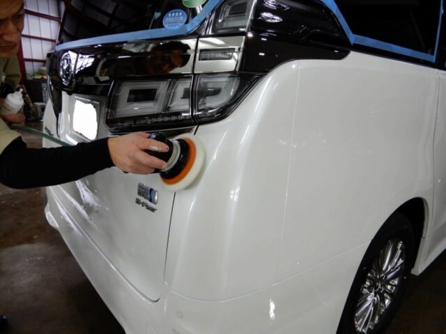 マイナーチェンジ後の新型ヴェルファイアにクオーツガラスコーティング施工させていた 01 - トータルカービューティIIC ヴェルファイア バインダー