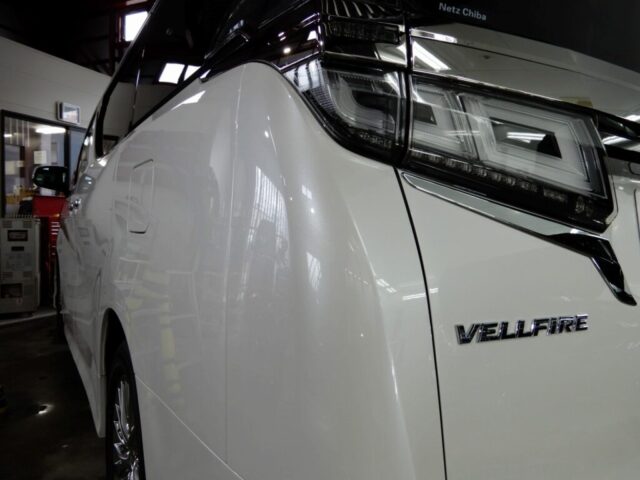 マイナーチェンジ後の新型ヴェルファイアにクオーツガラスコーティング施工させていた 04 - トータルカービューティIIC ヴェルファイア コーティング施工後 リア