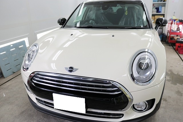 千葉県浦安市からお越しの新車BMWミニクラブマンに親水性のカーコーティング『セラ 04 - トータルカービューティIIC BMWミニクラブマン 施工後 フロント