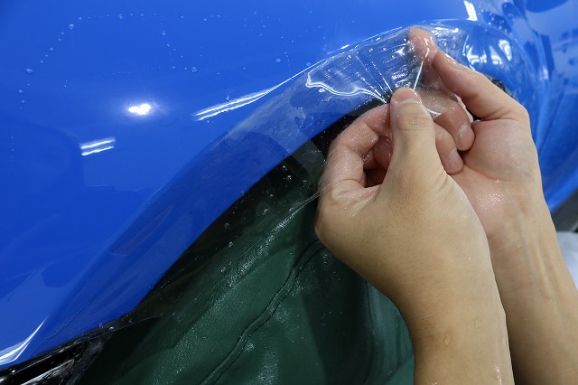 千葉県からご来店のアウディQ7へセラミックプロ9H施工 01 - トータルカービューティIIC ポルシェGT3 プロテクションフィルム ZEL 東京都 千葉県 フロントセット