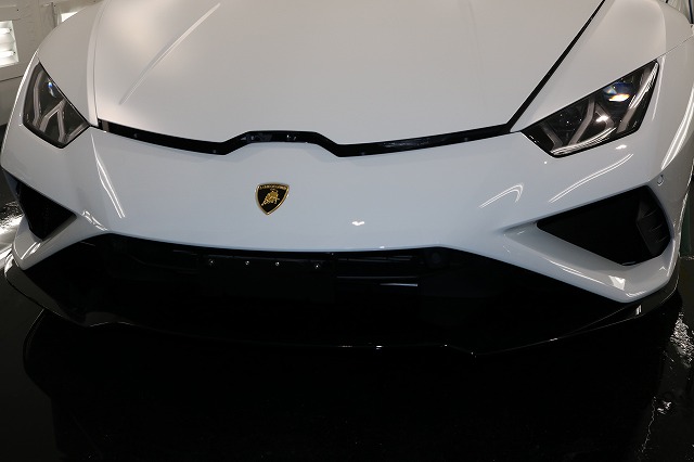埼玉県よりご来店のポルシェケイマンGT4にエシュロンコーティング 02 - トータルカービューティIIC ランボルギーニウラカンにヘッドライト専用プロテクションフィルム施工です。 東京都 千葉県 ライトスモークフィルム プロテクションフィルム