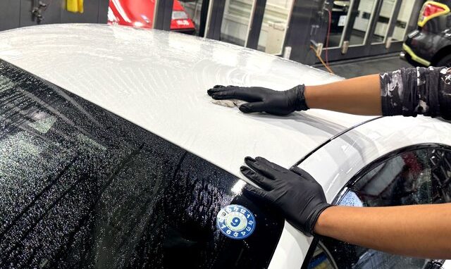 セラミックコーティングの雨染みを自分で除去する際の注意点 - トータルカービューティIIC セラミックコーティングの雨染みを自分で除去する際の注意点