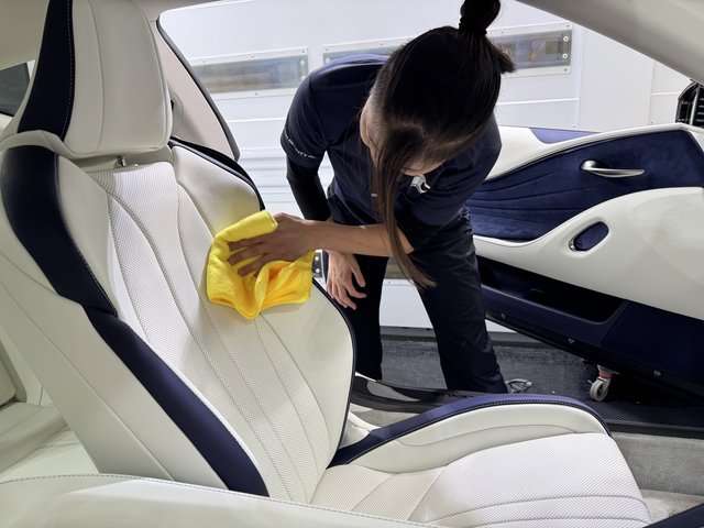レクサスLC500 レザーシートコーティング