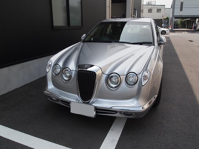 光岡ヌエラが入庫しておりました。今回は断熱フィルムを施工させていただき,色はグリーンフィルム透過率25%を施工させていただきました。