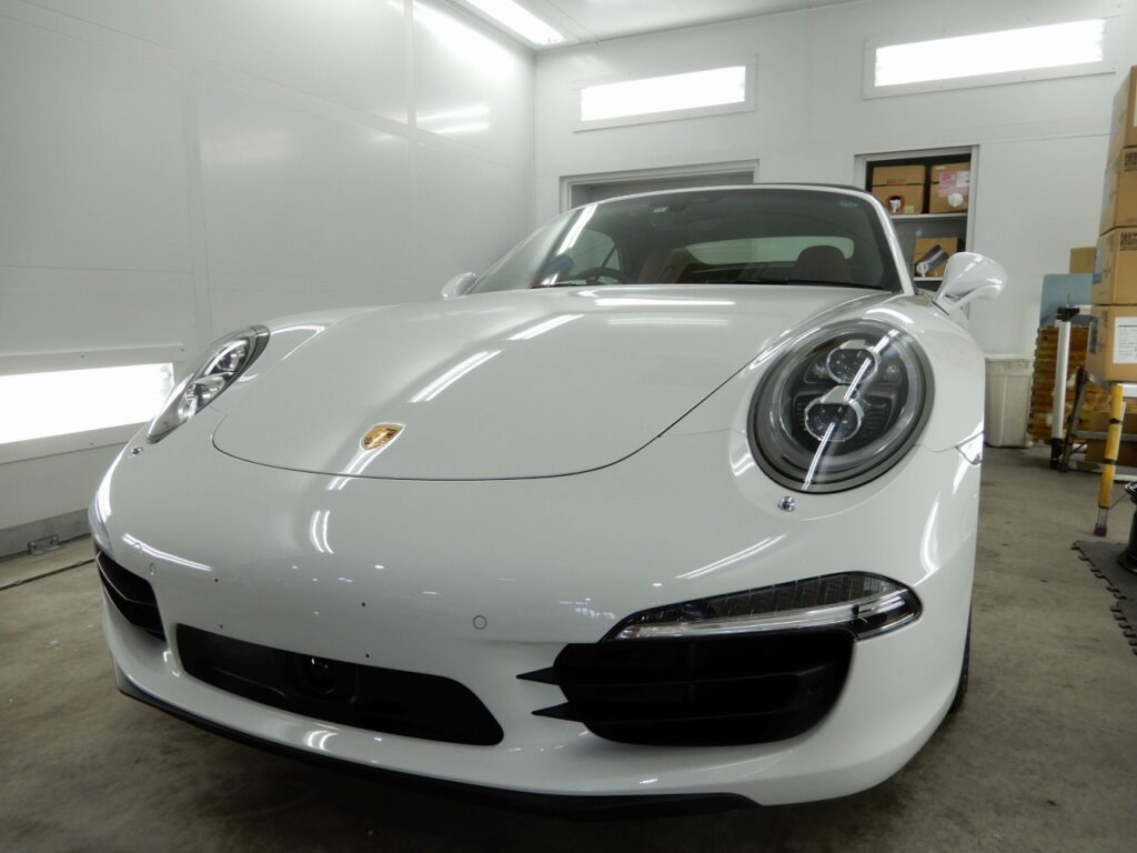 ポルシェ911にプロテクションフィルムを施工しました。