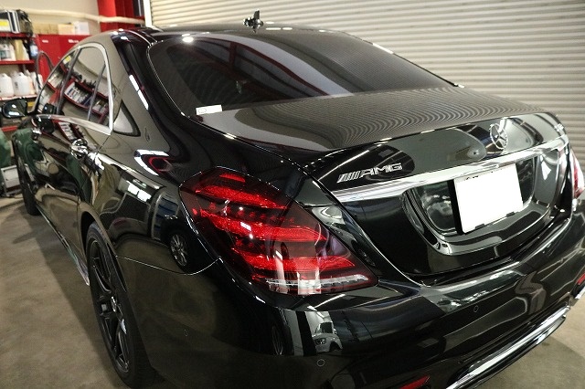 東京都江東区からお越しのメルセデスベンツAMG S63にフロントガラスの飛び石防止保護フィルム『クリアプレックス』を施工させていただきました。