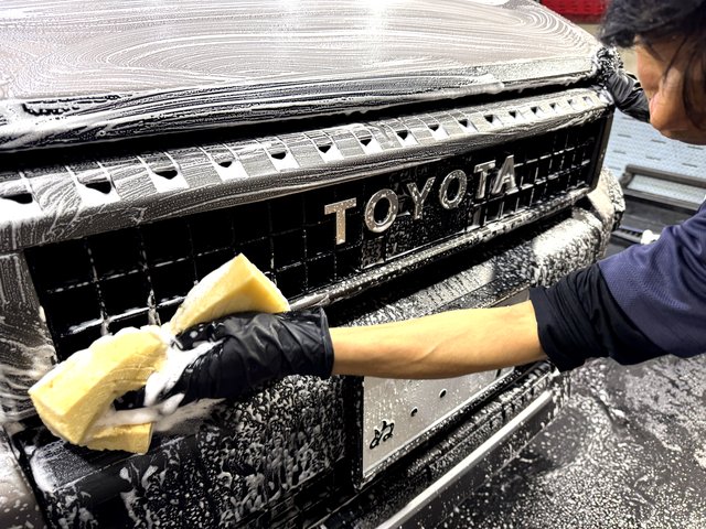 トヨタ ランクル250 洗車