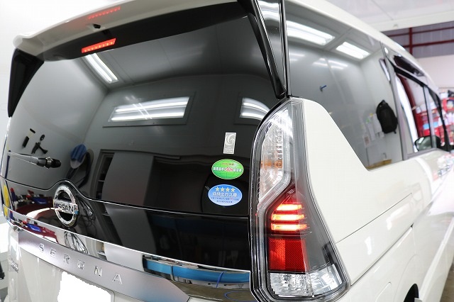 断熱フィルム　日産　セレナ