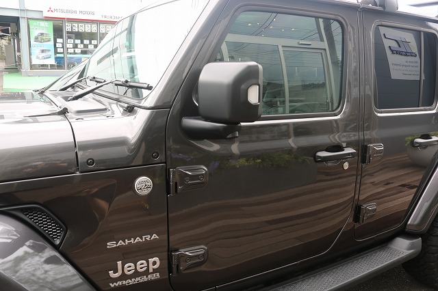 IMG_7185 - トータルカービューティIIC JeepラングラーサハラにLFTフィルム施工後 フロントサイドガラスの画像