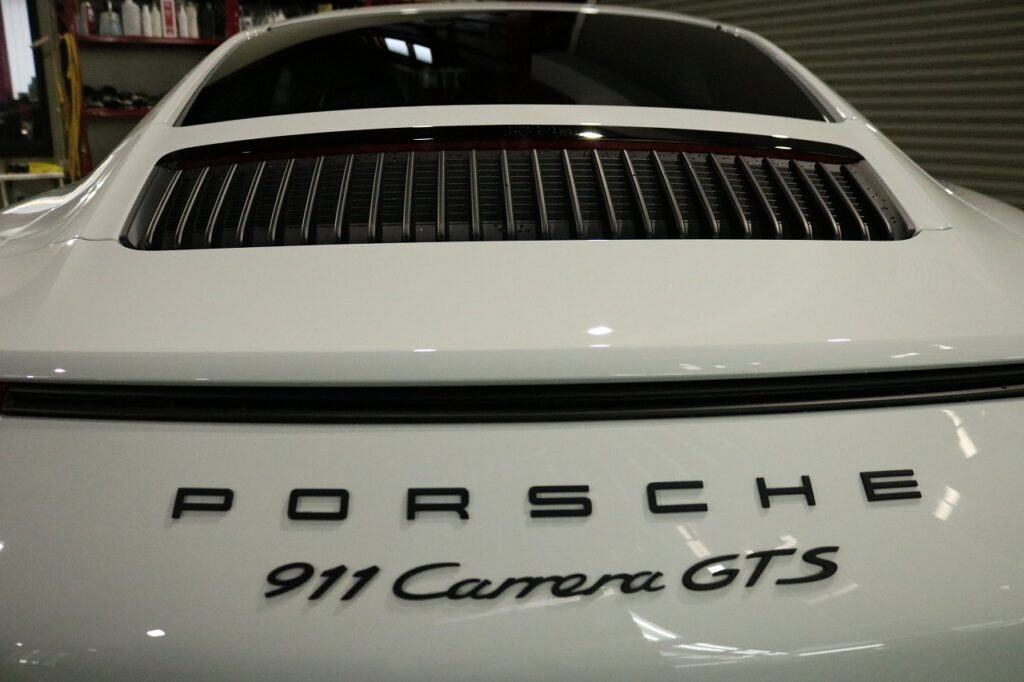新車のポルシェ911カレラGTSにプロテクションフィルム施工しました。
