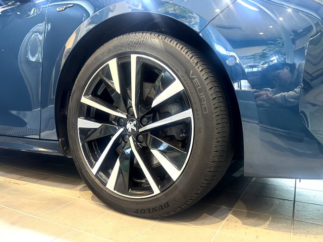 プジョー508SVのホイール写真