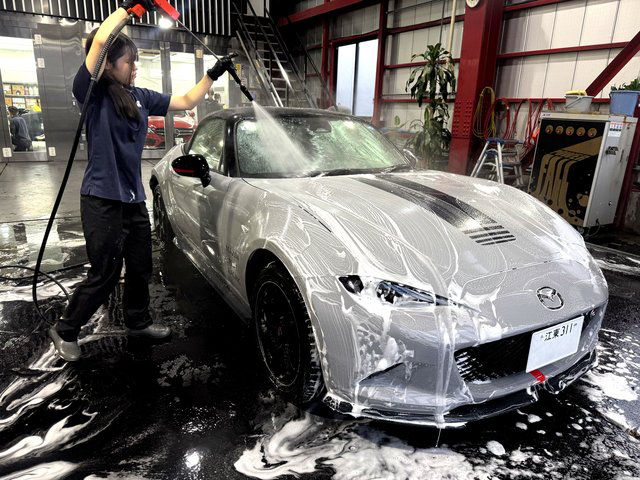 マツダ MSRロードスター12Rを洗車