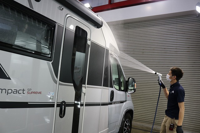 フィアット・デュカト アドリアにガラスコーティング施工　洗車の画像