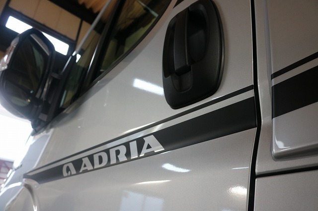 フィアット・デュカト アドリアにガラスコーティング施工後　フロントドアの画像