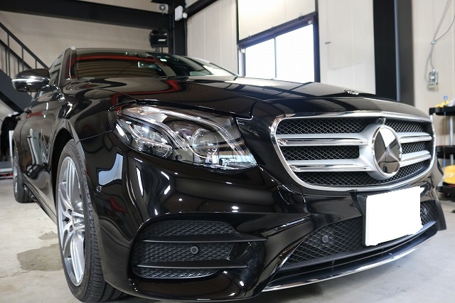 メルセデスベンツE300にセラミックコーティング施工後　正面画像