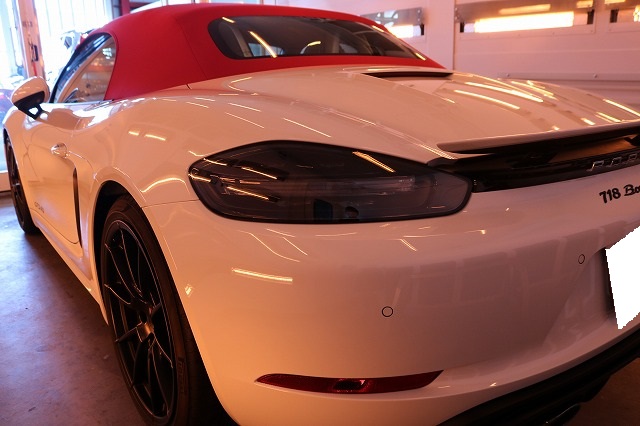 ポルシェボクスターにファインラボヒールプラス施工　強制乾燥画像