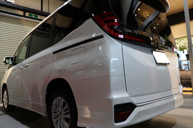 - トータルカービューティIIC トヨタノア G.Guardコーティング