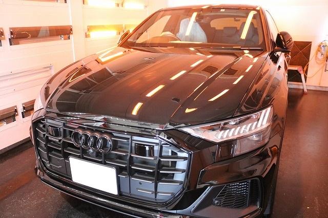 - トータルカービューティIIC 東京都世田谷区アウディQ8カーコーティング