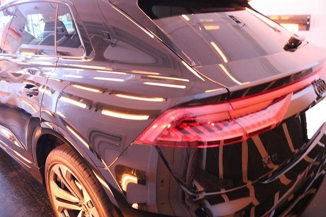 - トータルカービューティIIC 東京都世田谷区アウディQ8カーコーティング