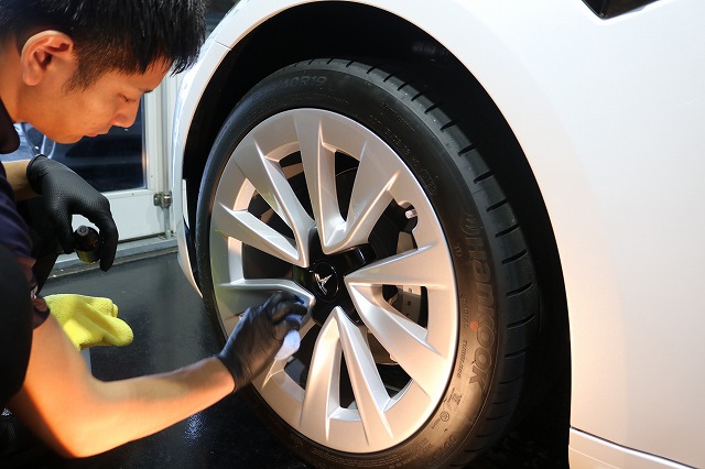 東京都　新宿区　カーコーティング　テスラモデル３
