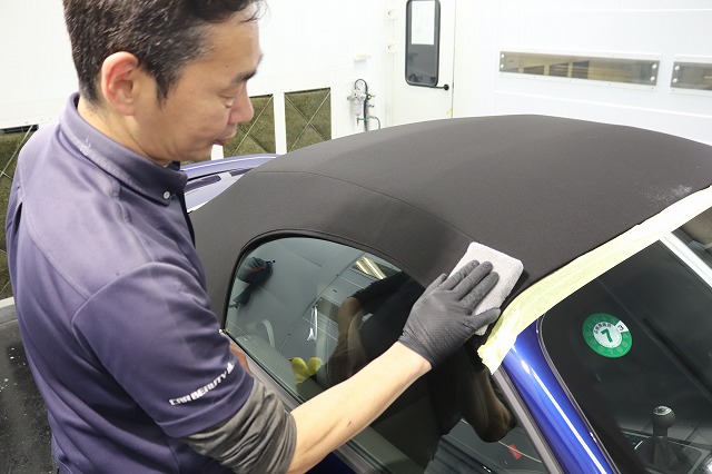 ポルシェ　ボクスター　幌コーティング施工中