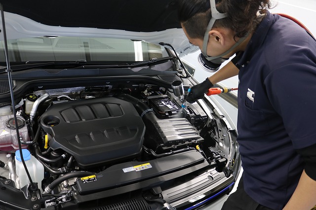 - トータルカービューティIIC VW ゴルフR エンジンルームコーティング