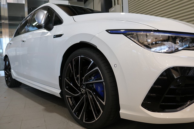 - トータルカービューティIIC VW ゴルフR カーコーティング施工