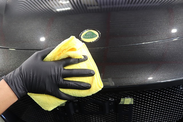 ロータスエヴォーラ　カーコーティング剤ふき取り