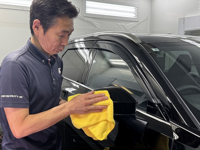 クラウンエステート　セラミックコーティング拭き上げ中　江戸川
