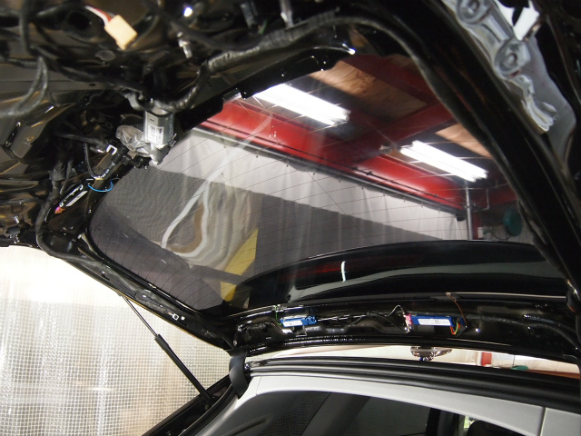 真夏の暑さ対策に断熱フィルムをリアセットに施工しました カーフィルム カーラッピング施工実績cbiic