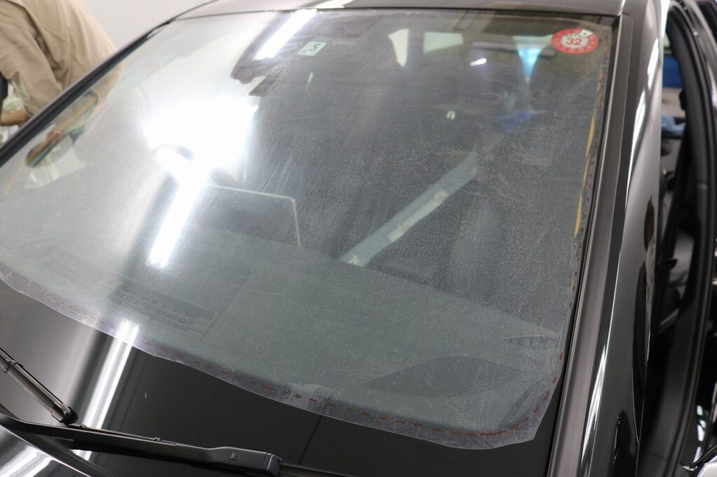 千葉県よりご来店頂きました Bmwに断熱スモークフィルムとフロントサイドガラスへ透明断熱フィルムを施工させて頂きました カーフィルム カーラッピング施工実績cbiic