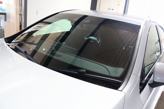 新車メルセデスベンツAMG A45Sにカーフィルムを施工後　フロントガラスの画像