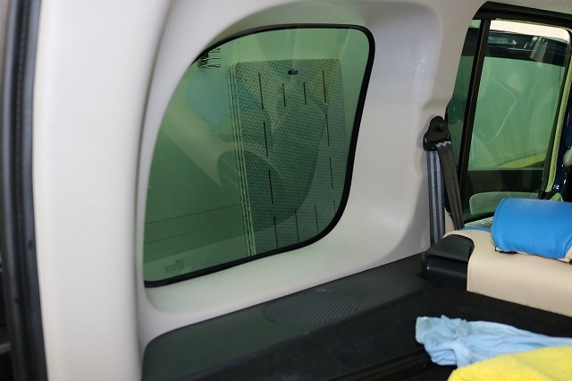 ルノー・カングーに断熱カーフィルムを施工後　車内からの画像