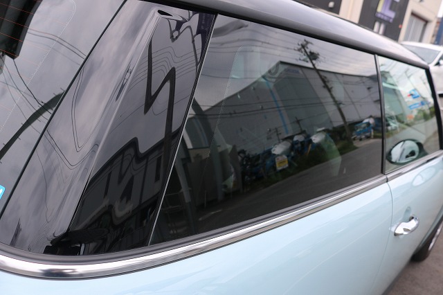 BMWミニに断熱フィルムを施工後　リアサイド画像