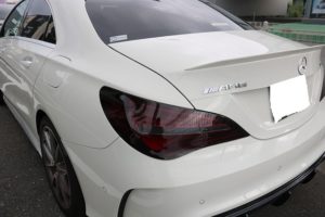 メルセデスベンツAMG CLA45にテールランプスモークフィルム施工