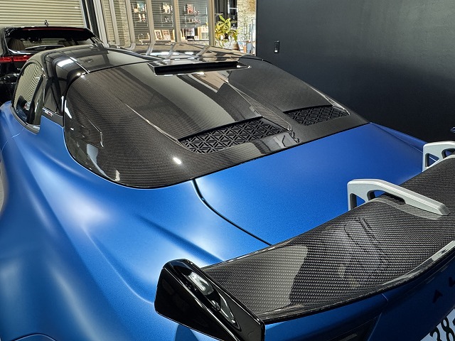 完成 5 | カーフィルム,プロテクションフィルム施工事例一覧 アルピーヌA110R 上部分から撮影 マットフィルムとグロスフィルムをそれぞれ施工