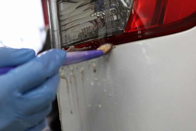 経年車におすすめの下地処理 細部洗浄 とは ガラスコーティング カーコーティング施工実績cbiic