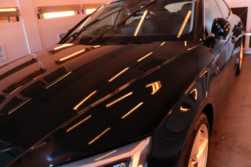 新車アウディA5にカーコーティング施工　フロント画像