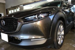 新型マツダCX-30に親水性のカーコーティング