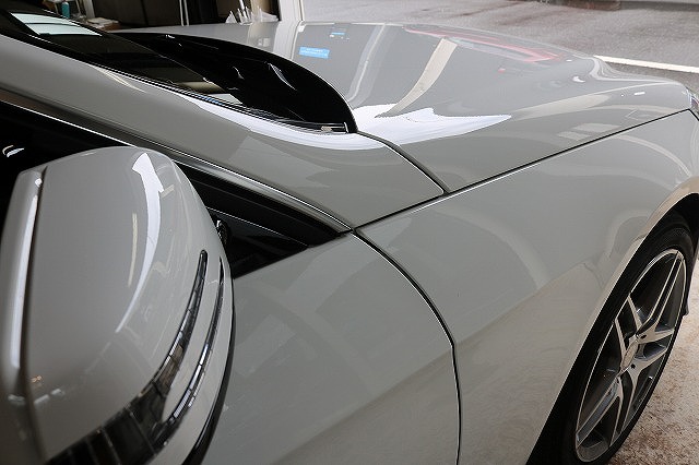メルセデスベンツE350にカーコーティング施工後　フロントフェンダー画像