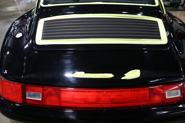 ポルシェ911カレラ4Sにカーコーティングを施工　後方スクラッチ傷の画像