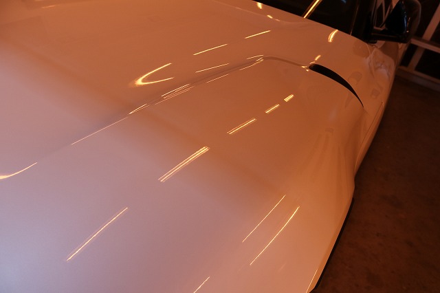 トヨタ・GRスープラにセラミックプロ9Hコーティングを施工　ボンネット焼き付け画像