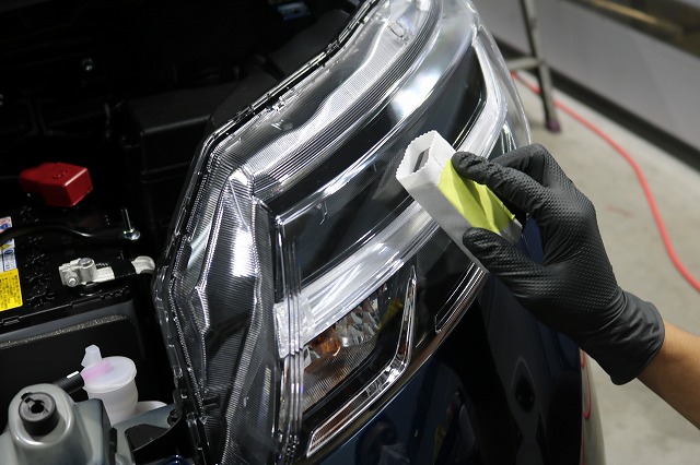 新車 トヨタTANKにカーコーティング施工　トップコート塗布画像