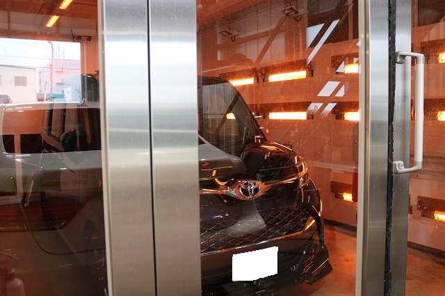 新車 トヨタTANKにカーコーティング施工　遠赤外線ブースの画像