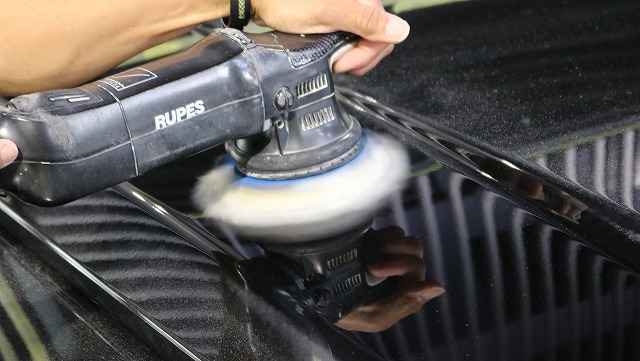 メルセデスベンツＧにセラミックプロ9Ｈ施工　バインダー作業の画像