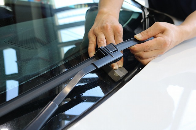 BMW X6にセラミックプロ9Hと窓ガラスコートを施工　ガラスコーティング塗布の画像