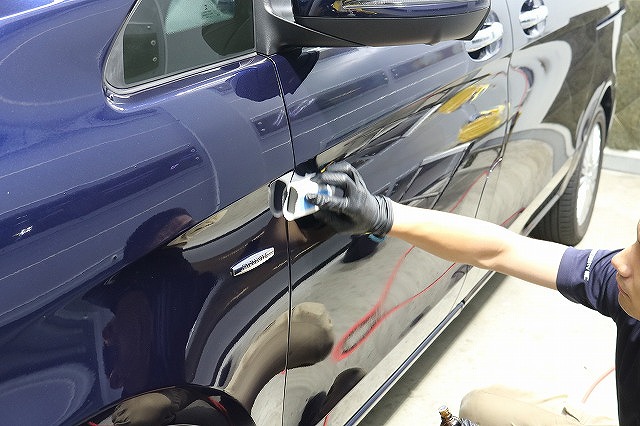 メルセデスベンツV220dにカーコーティングを施工　コーティング塗布の画像