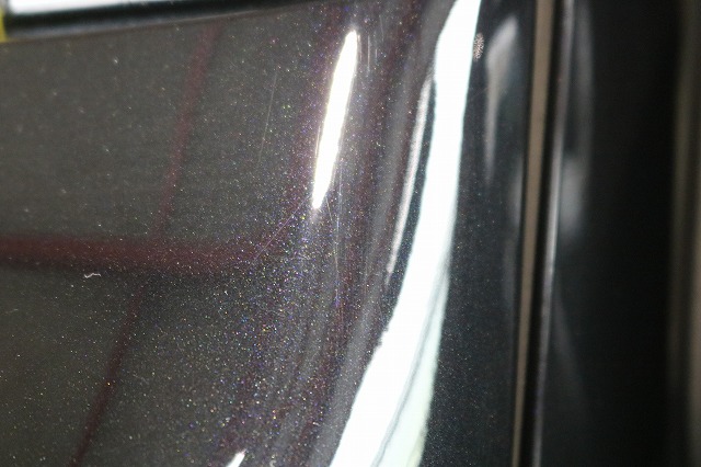スズキのジムニーシエラに親水性コーティング「セラミックシールド」を施工　スクラッチ傷の画像